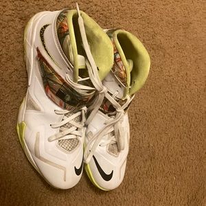 they aren’t my type I used them like 3-4 times they are size12 In good condition